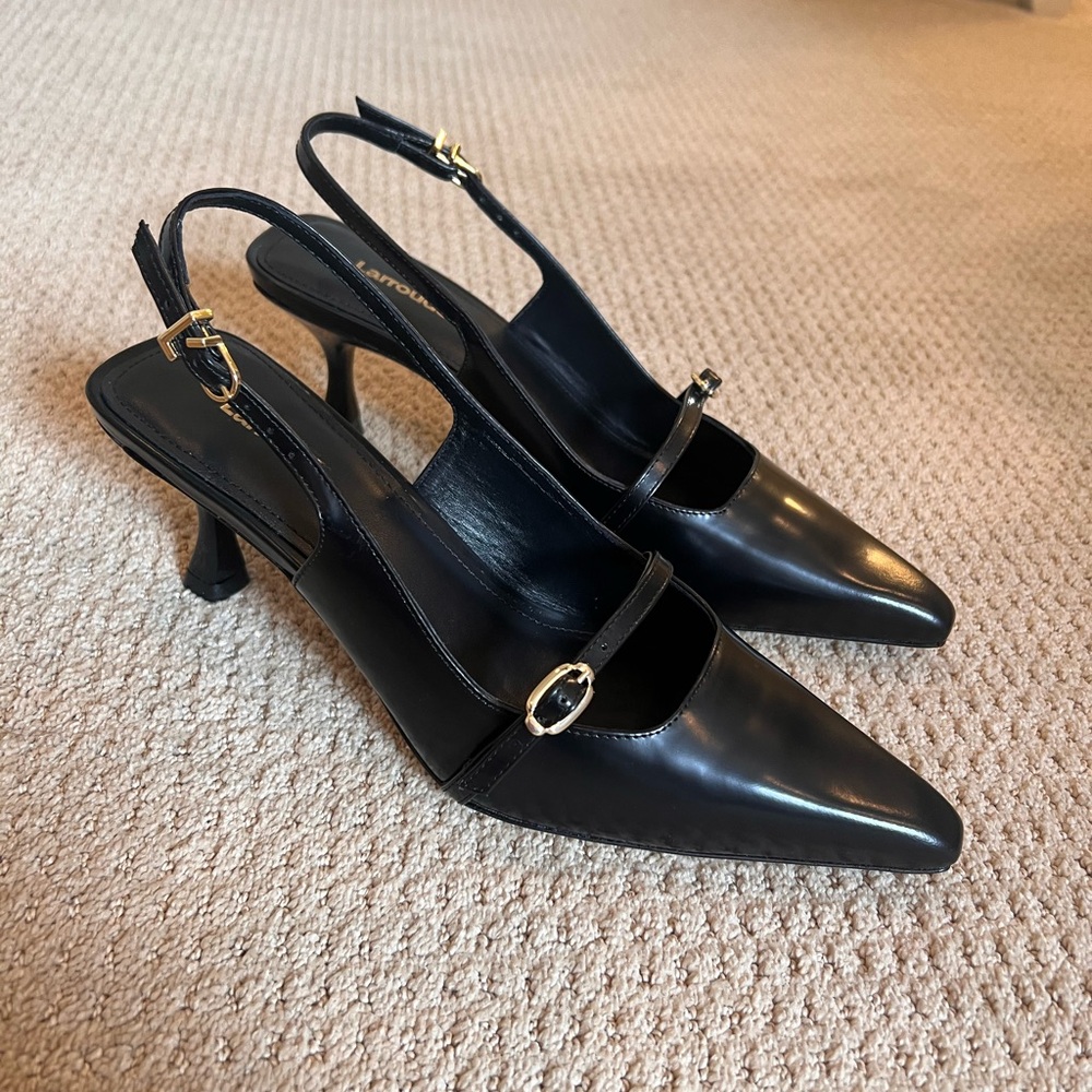 Larroudé Ines Pump in Black Leather